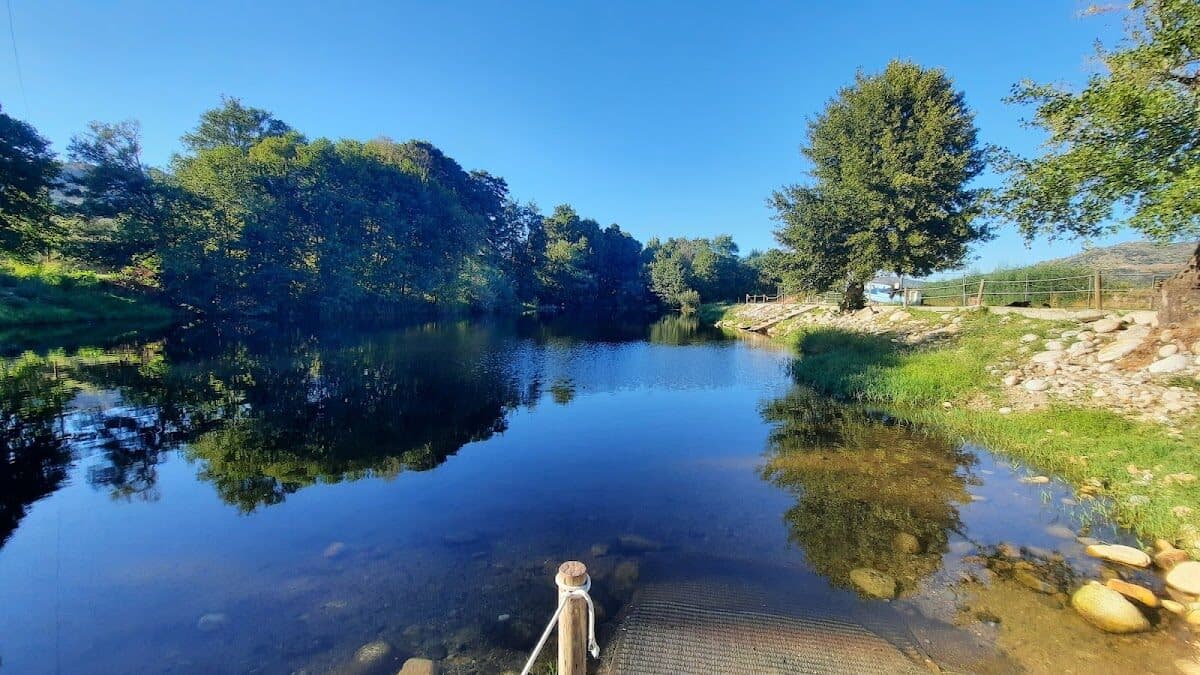 Praia de Aldeia Viçosa — foto 2