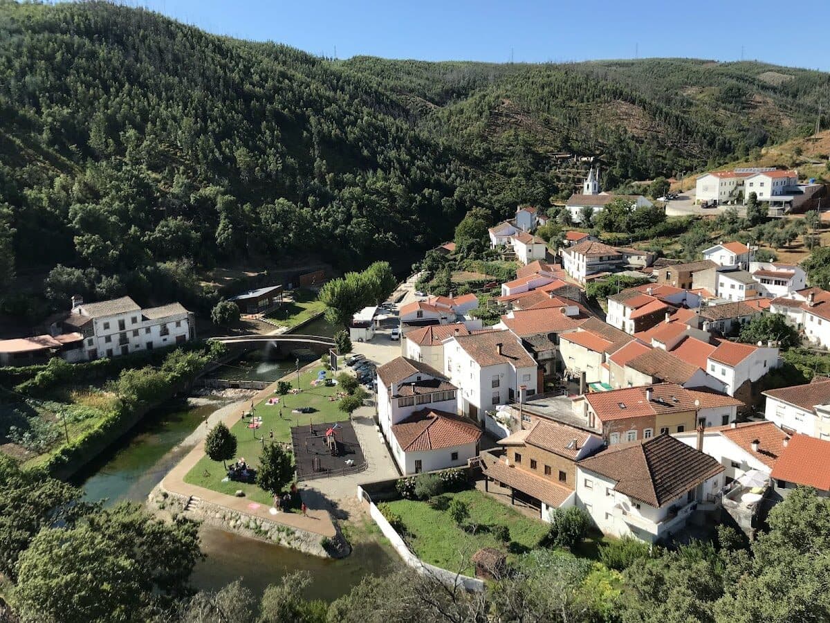 Praia de Alvares — foto 4