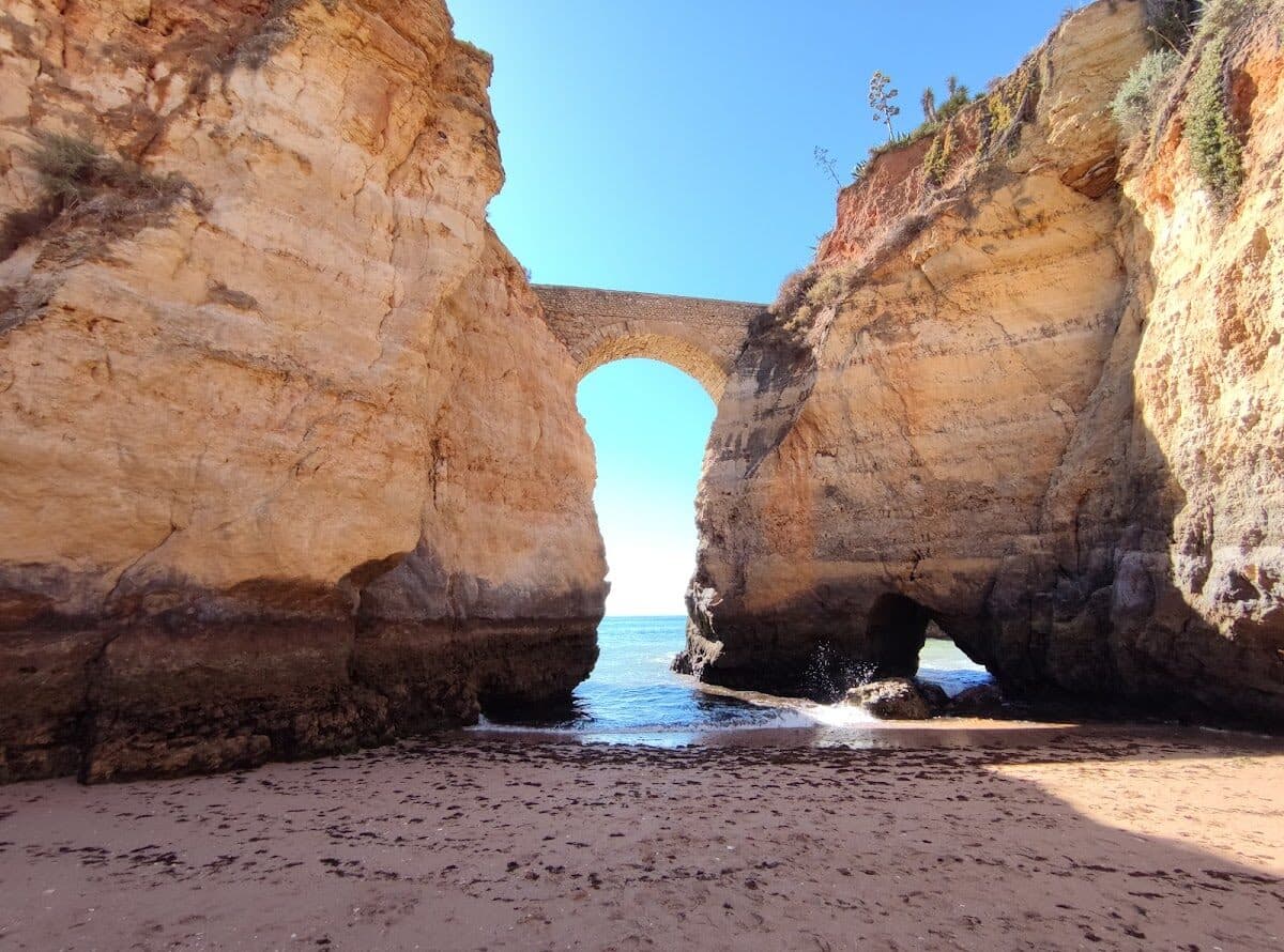 Praia de D. Ana — foto 4