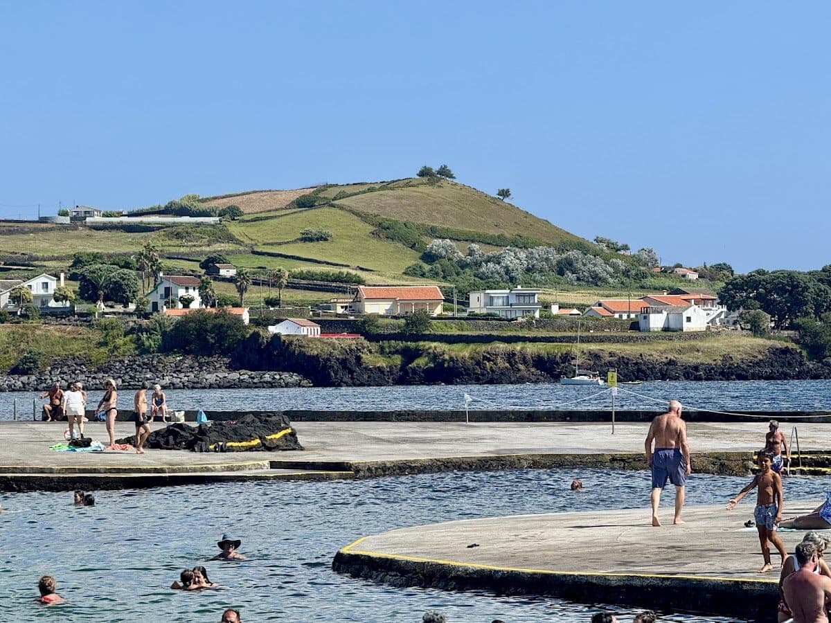 Praia de Porto Martins