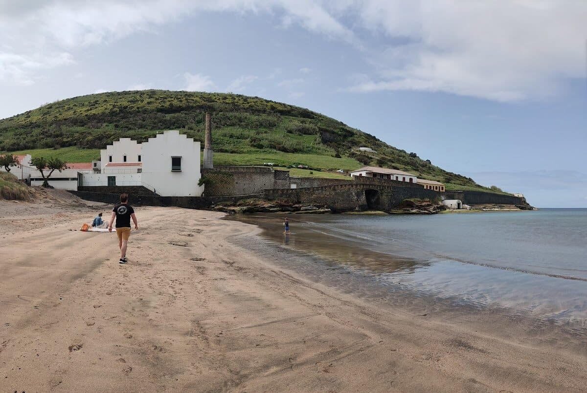 Praia de Porto Pim — foto 3
