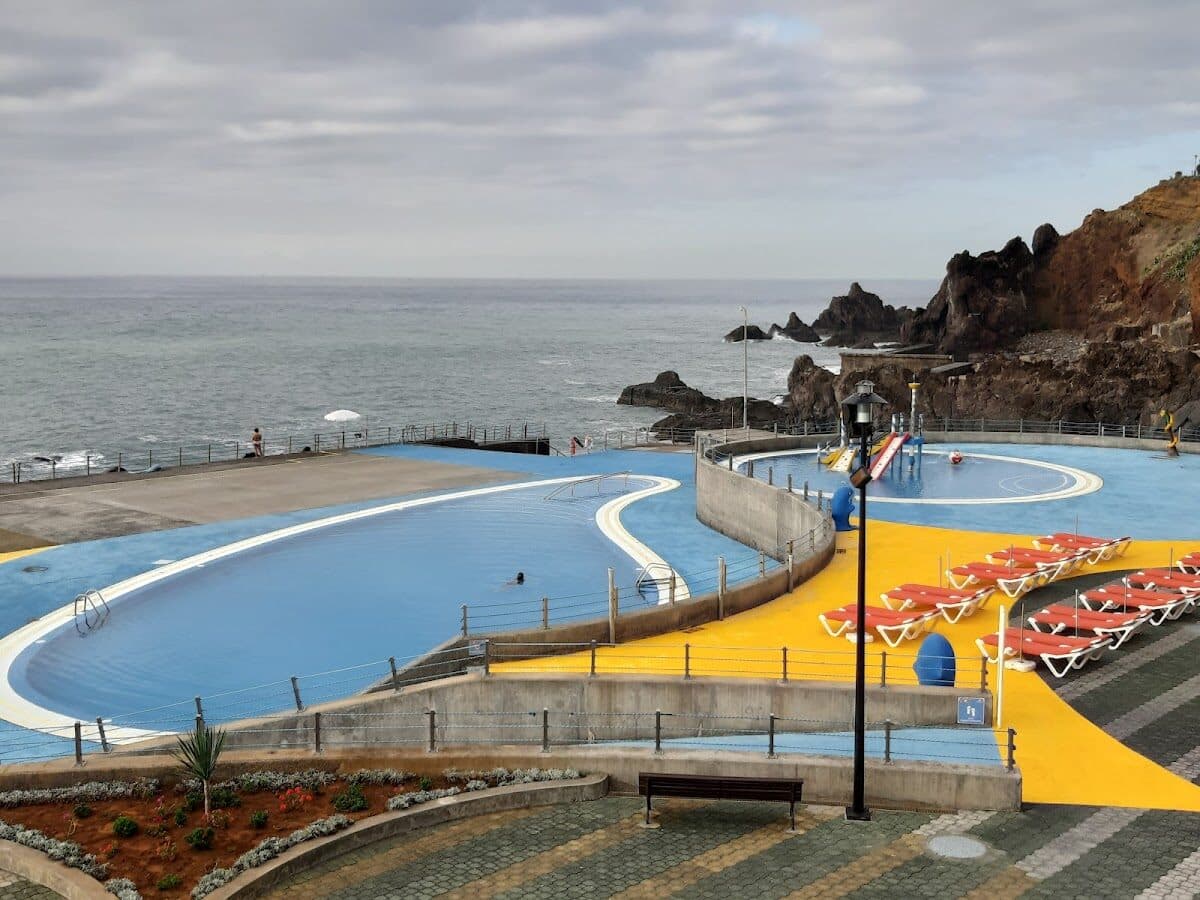 Praia de Complexo Balnear Ponta Gorda-poças do Governador