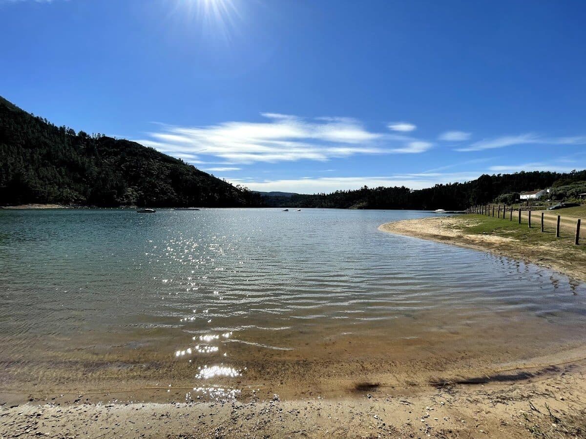 Praia de Fernandaires (alb. Castelo Bode)