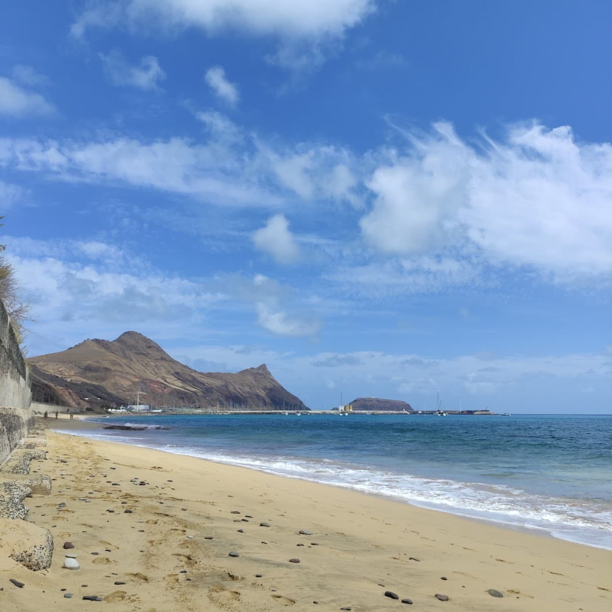 Praia de Porto Santo-penedo